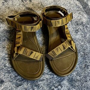 Teva Men’s Hurricane XLT2 Sandals Chara Dark Olive Size 10